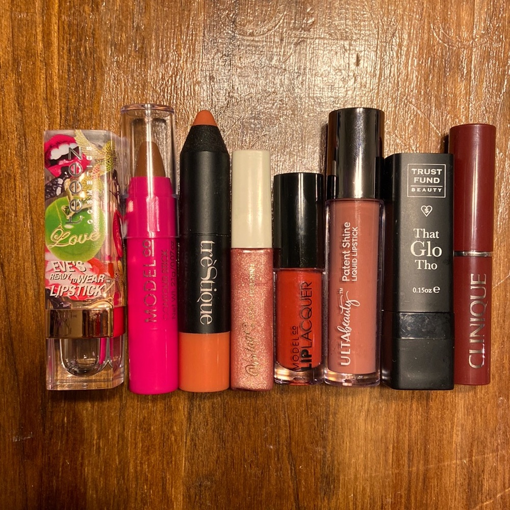 A Rainbow of Lip Gloss and Lip Stick Care